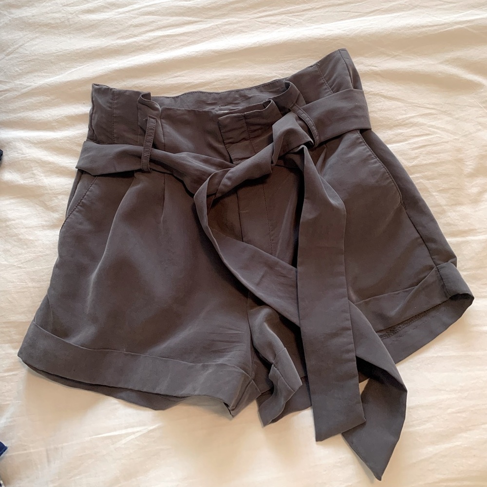 High waist paper bag shorts